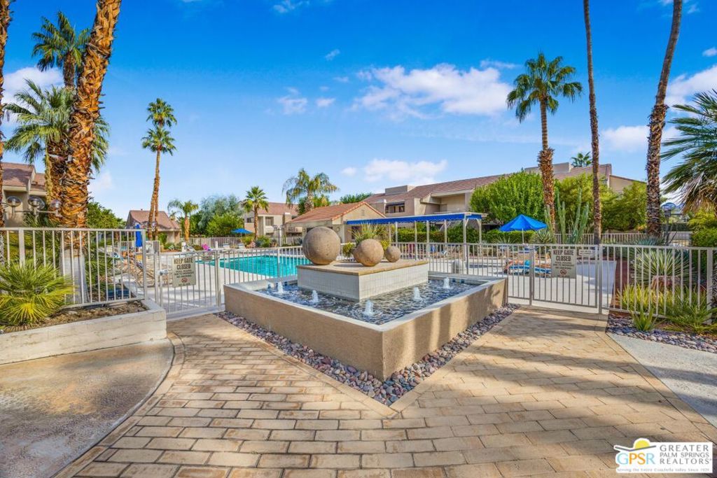 Plaza Villas - Residential