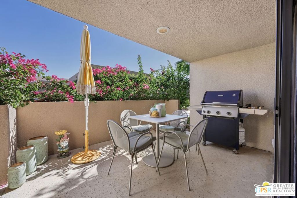 Plaza Villas - Residential