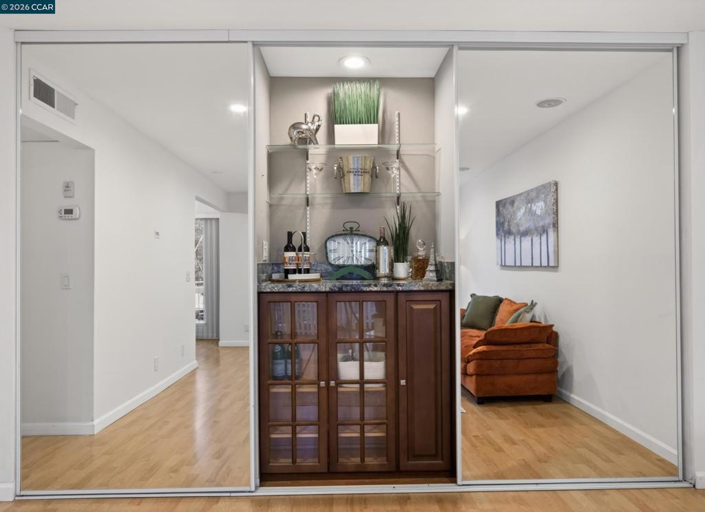 490 N Civic Dr 314