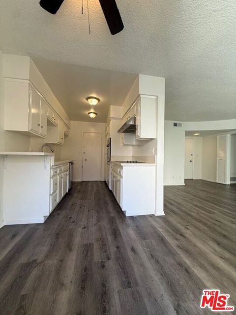 Photo of 334 S Gramercy Place, Los Angeles, CA 90020 (MLS # 26667551)