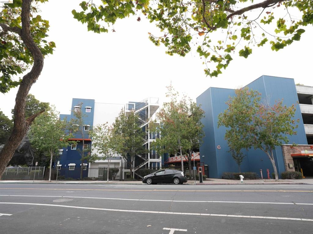 1121 40th Street 4202