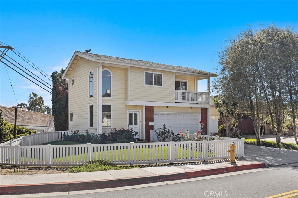 137 W Avenida Cornelio
