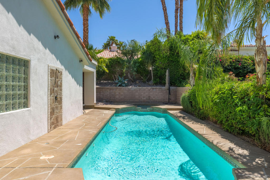 Vista Paseo - Residential