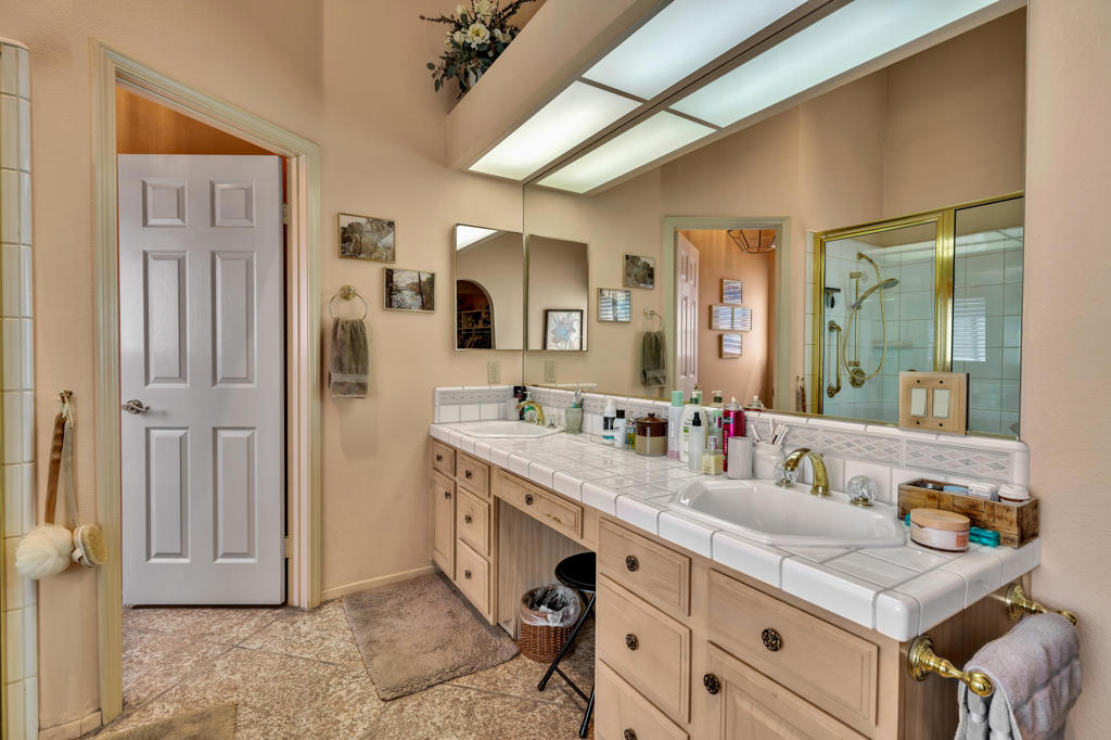 Vista Paseo - Residential