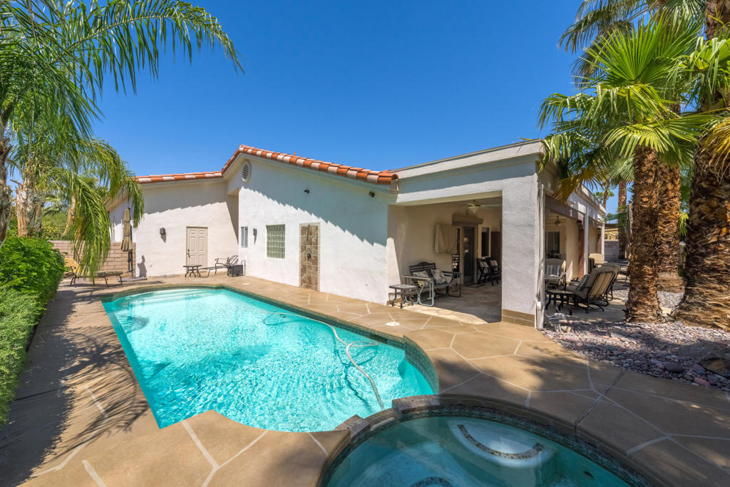 Vista Paseo - Residential