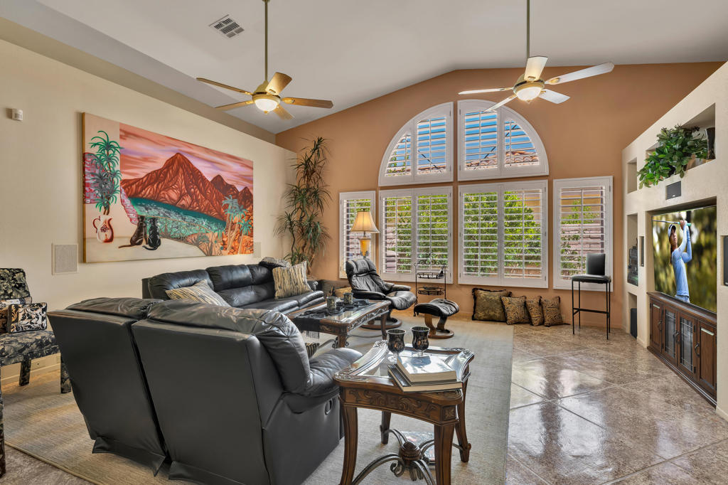 Vista Paseo - Residential