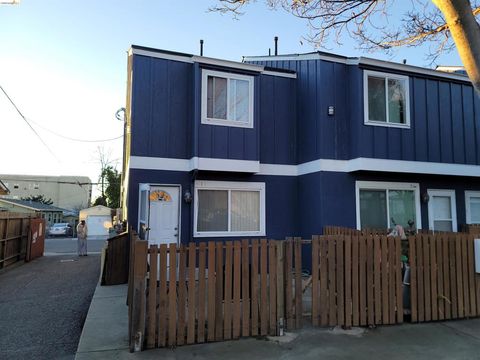 Photo of 1826 1826 Vicksburg Ave Ave, Oakland, CA 94601 (MLS # 41124549)