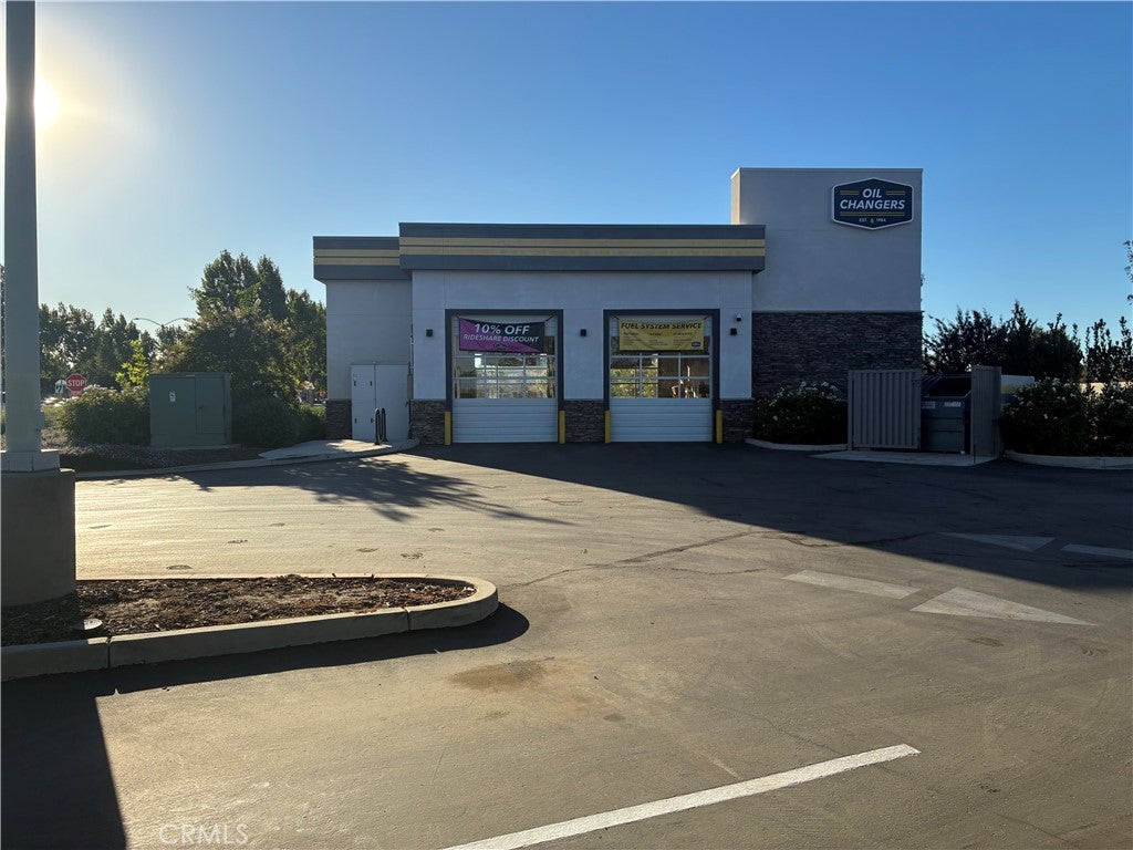 901 Commerce