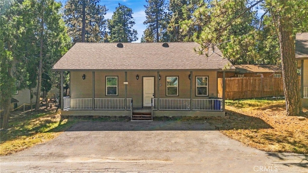 2600 Whispering Pines Drive