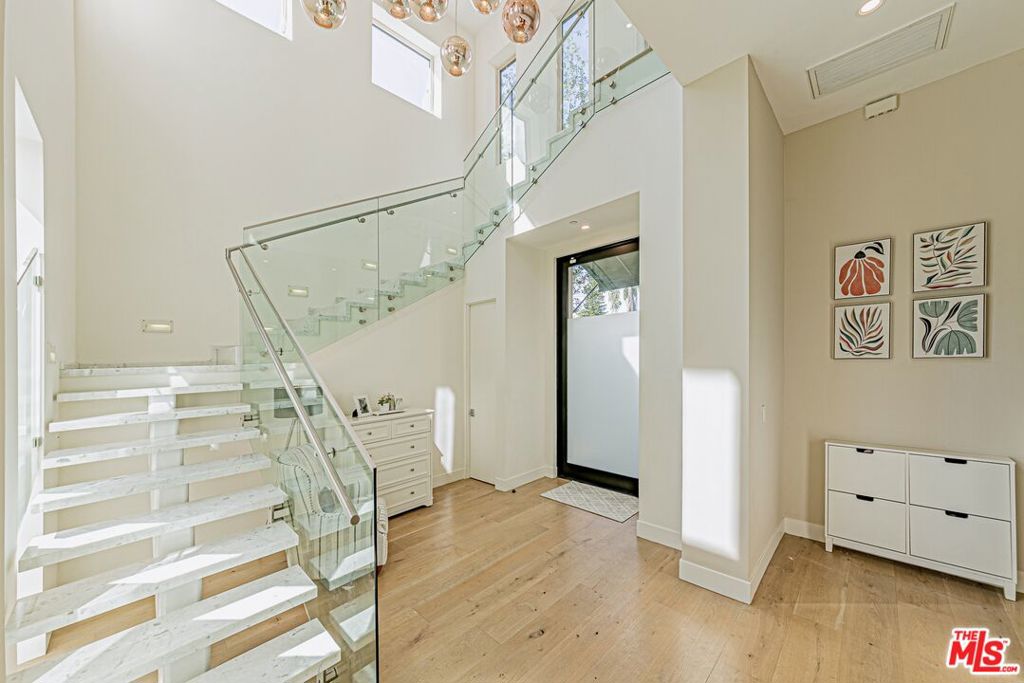 310 N Lucerne Boulevard