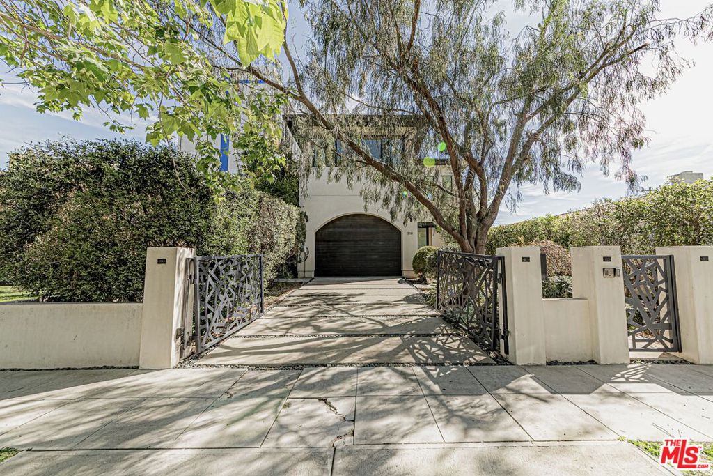 310 N Lucerne Boulevard