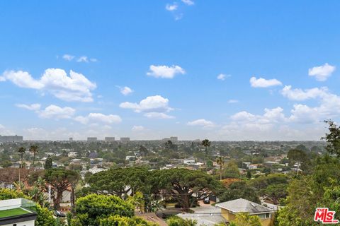 Tiny photo for 3207 Maplewood Avenue, Los Angeles, CA 90066 (MLS # 26830971)