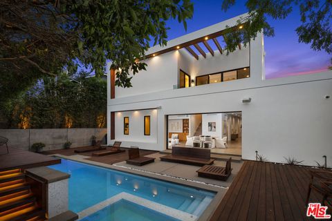 Tiny photo for 3207 Maplewood Avenue, Los Angeles, CA 90066 (MLS # 26830971)