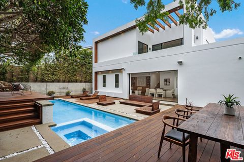 Tiny photo for 3207 Maplewood Avenue, Los Angeles, CA 90066 (MLS # 26830971)
