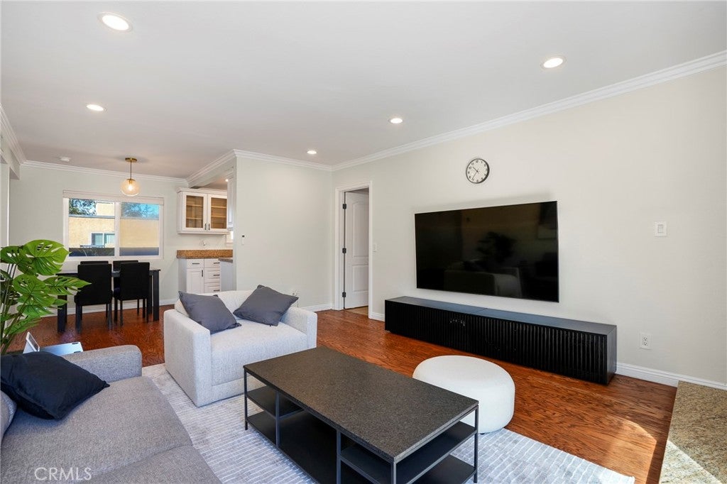 355 S Madison