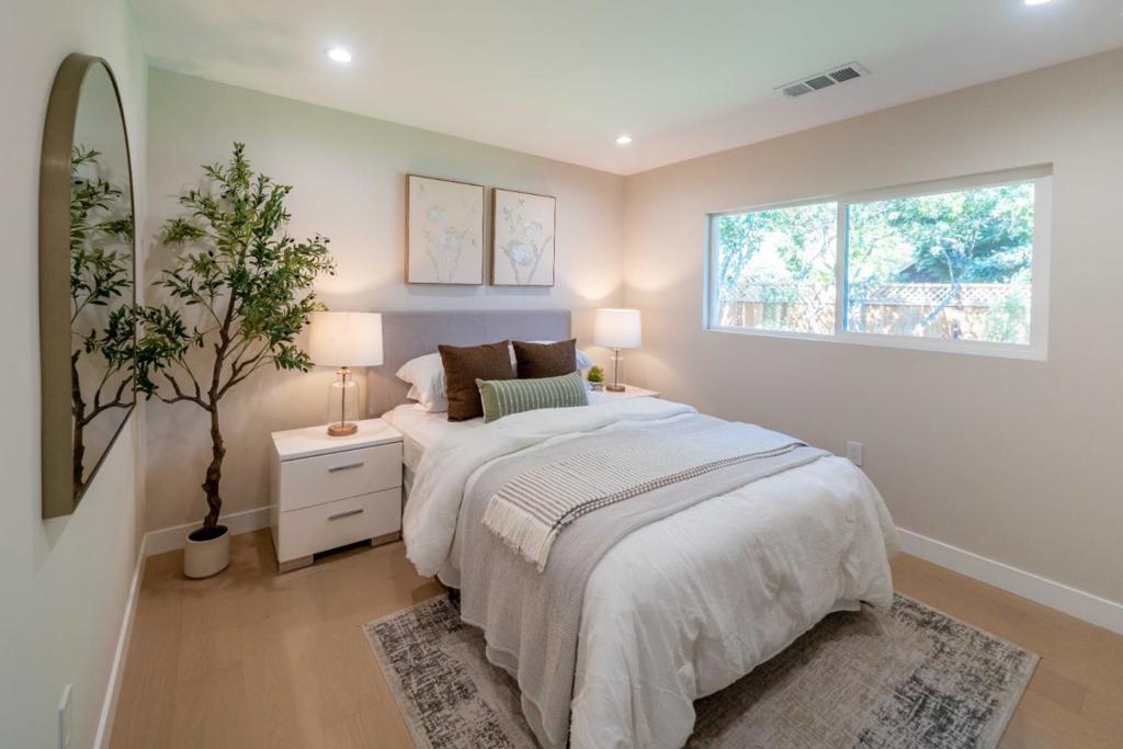 3102 Flowers Lane