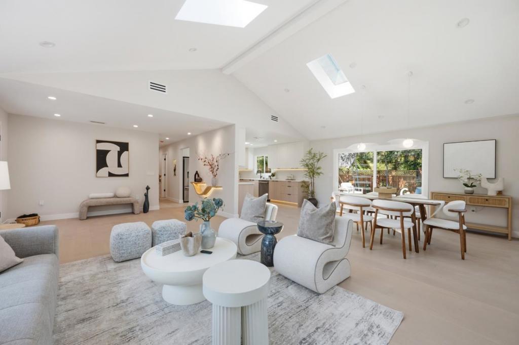3102 Flowers Lane