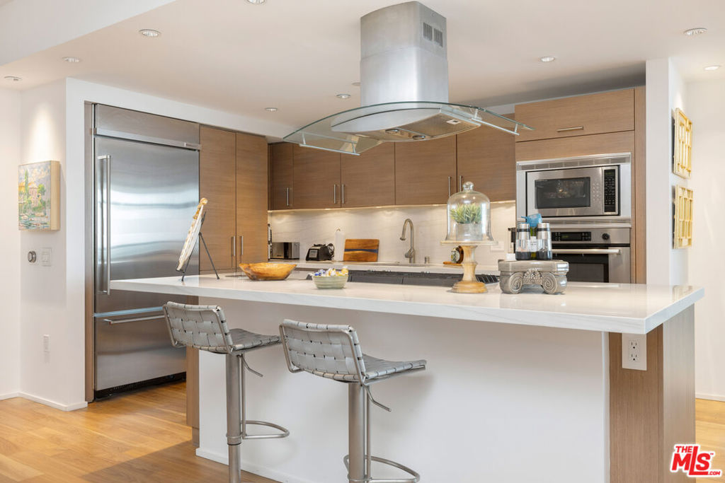 13650 Marina Pointe Drive 1203