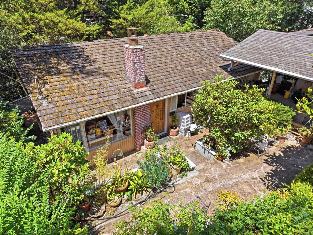7020 Saroni Drive
