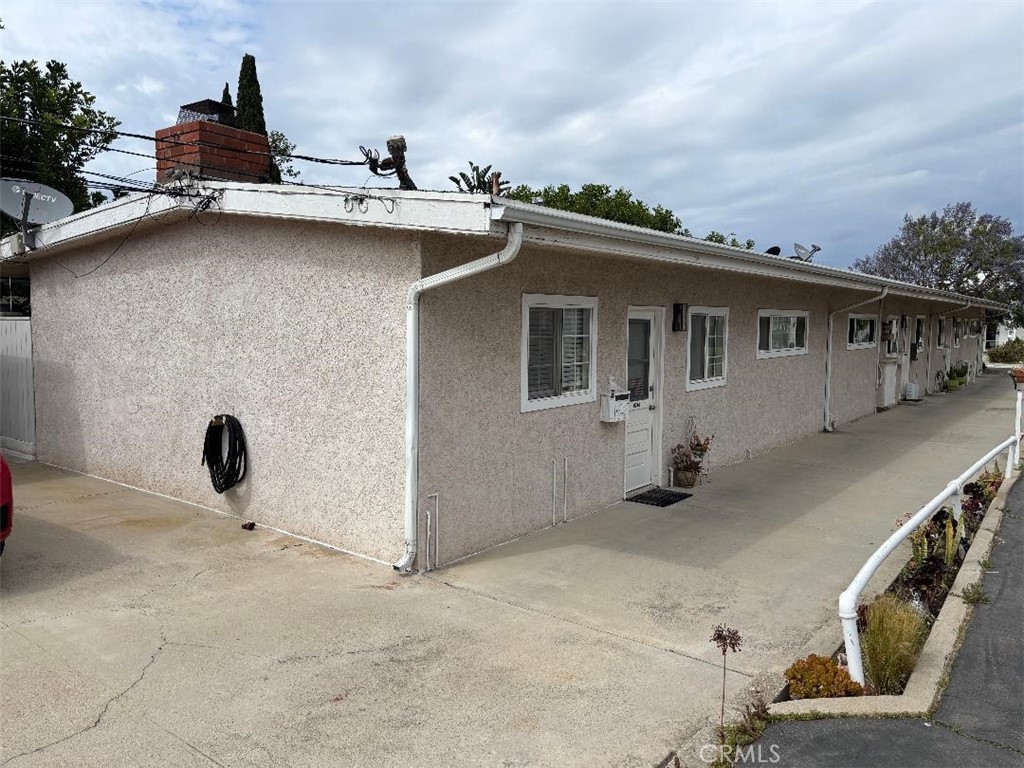 6338 W 79th