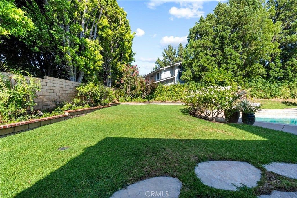 10216 Melvin Ave, Northridge, CA, 91324, USA, 4 Bedrooms Bedrooms, ,3 BathroomsBathrooms,Residential,Pending,10216 Melvin Ave,SR26141947