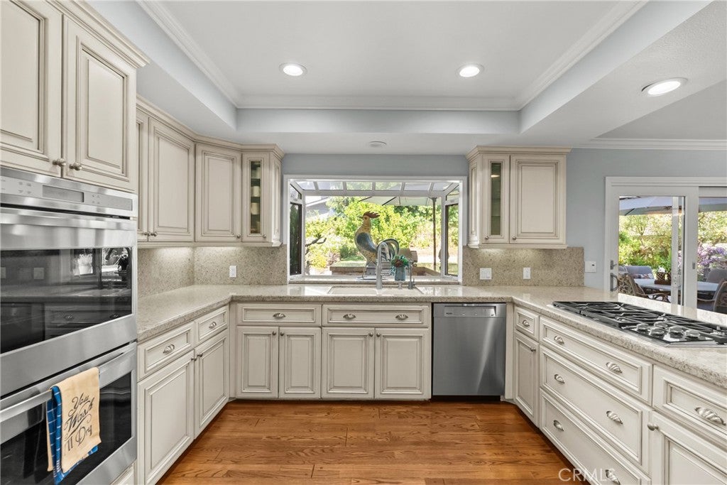 10216 Melvin Ave, Northridge, CA, 91324, USA, 4 Bedrooms Bedrooms, ,3 BathroomsBathrooms,Residential,Pending,10216 Melvin Ave,SR26141947