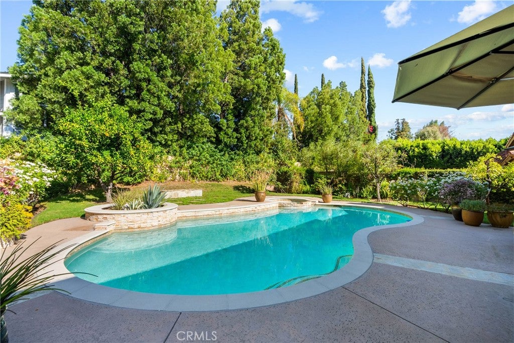 10216 Melvin Ave, Northridge, CA, 91324, USA, 4 Bedrooms Bedrooms, ,3 BathroomsBathrooms,Residential,Pending,10216 Melvin Ave,SR26141947