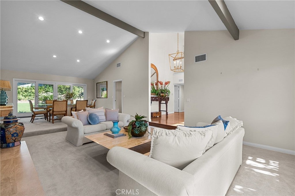 10216 Melvin Ave, Northridge, CA, 91324, USA, 4 Bedrooms Bedrooms, ,3 BathroomsBathrooms,Residential,Pending,10216 Melvin Ave,SR26141947