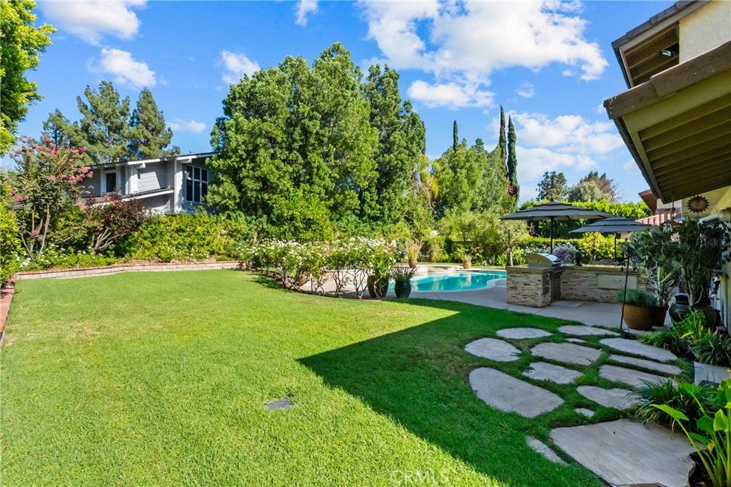 10216 Melvin Ave, Northridge, CA, 91324, USA, 4 Bedrooms Bedrooms, ,3 BathroomsBathrooms,Residential,Pending,10216 Melvin Ave,SR26141947