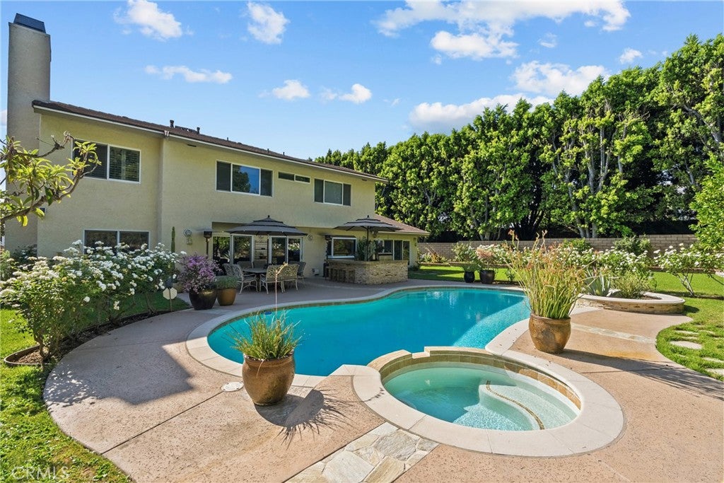 10216 Melvin Ave, Northridge, CA, 91324, USA, 4 Bedrooms Bedrooms, ,3 BathroomsBathrooms,Residential,Pending,10216 Melvin Ave,SR26141947