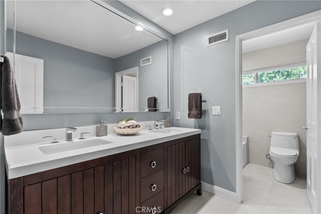 10216 Melvin Ave, Northridge, CA, 91324, USA, 4 Bedrooms Bedrooms, ,3 BathroomsBathrooms,Residential,Pending,10216 Melvin Ave,SR26141947