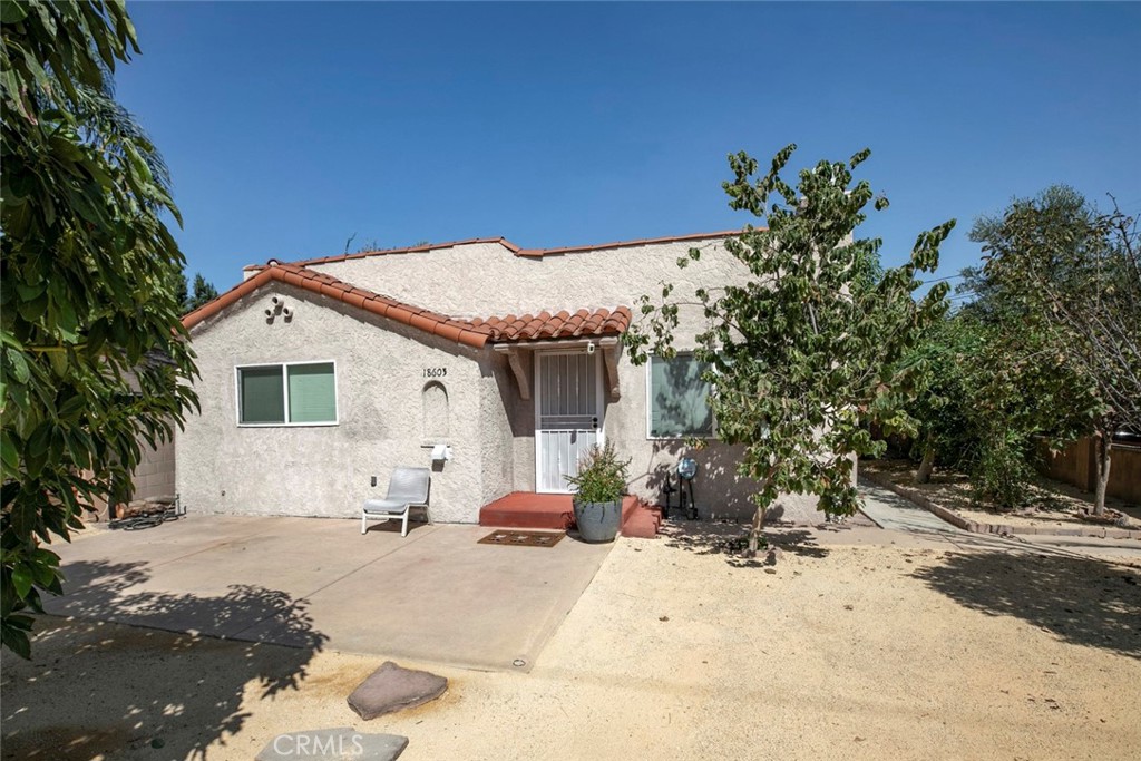 This beautiful single family house for rent in the heart of Reseda combines comfort with timeless charm, offering everything you need 4-bedrooms and 2-bathrooms. The spacious living room features a cozy fireplace, recessed lighting, and an inviting open flow that leads into a beautifully updated kitchen with ample counter space, cabinetry, and a modern layout perfect for cooking and entertaining. The home comes equipped with solar panels, providing minimal to no electric bill, and includes a two car detached garage and 3 car parking space by the garage. Washer and dryer included for your convenience. Enjoy well-manicured landscaping maintained by the landlord, along with a private gated front yard and a large backyard ideal for outdoor gatherings, barbecues, or simply relaxing in your own retreat.