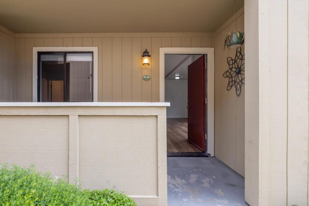 Properties 1 820 Casanova Avenue 123
