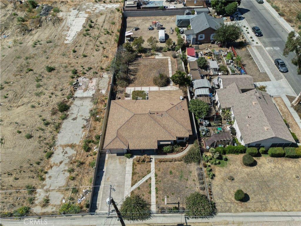 Photo of 9120 Juniper Ave, Fontana, CA 92335 (MLS # DW25241779)
