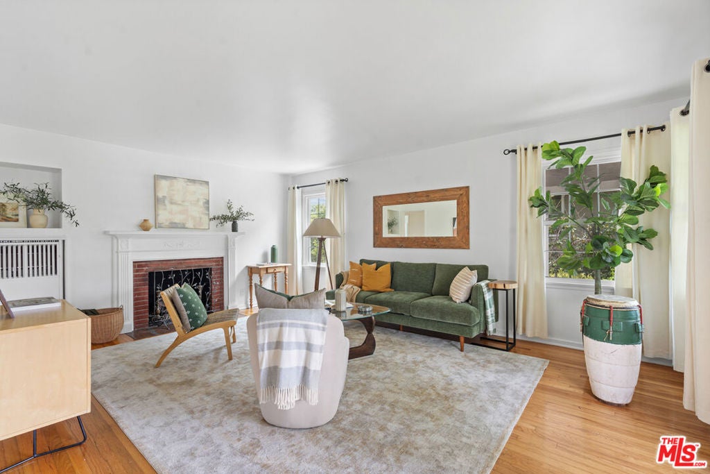 2468 Glencoe Avenue, Los Angeles CA 90291