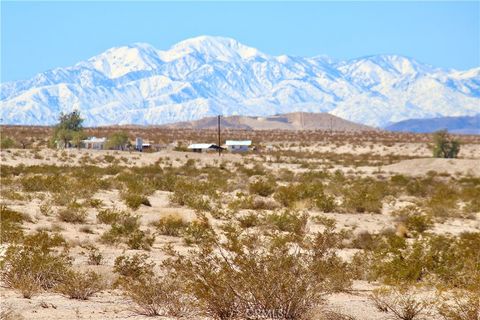 Photo of 6 Topaz Avenue, 29 Palms, CA 92277 (MLS # JT26017844)