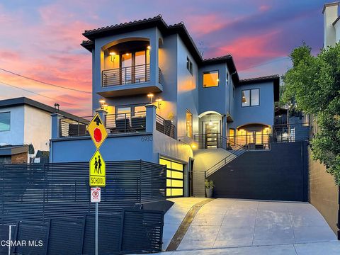 Photo of 6930 Woodrow Wilson Drive, Los Angeles, CA 90068 (MLS # 226001976)