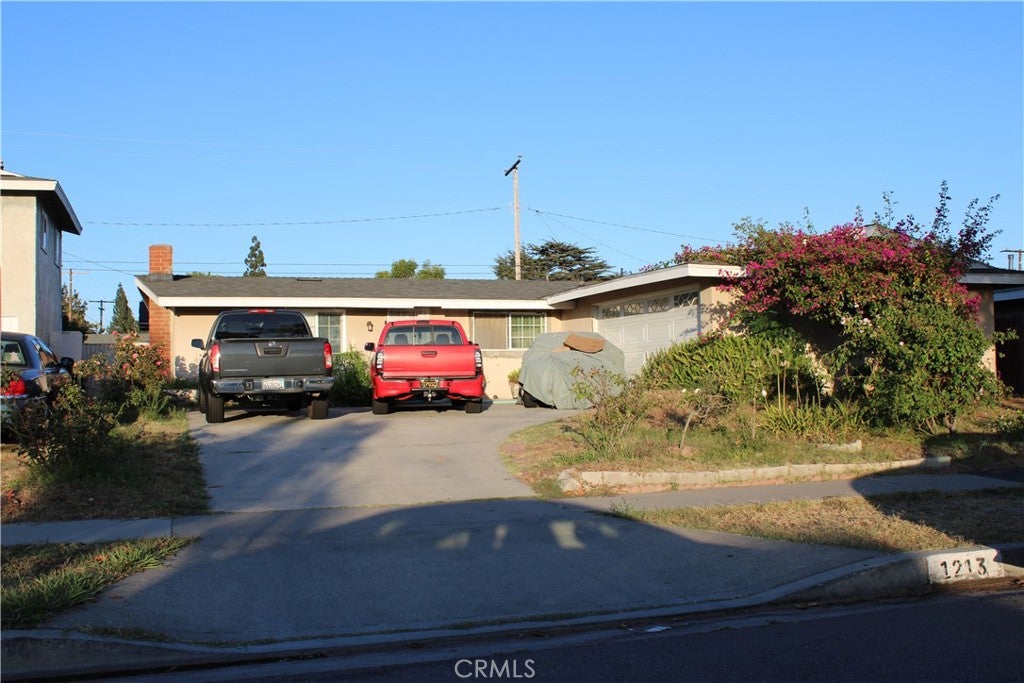 1213 S Corta Drive