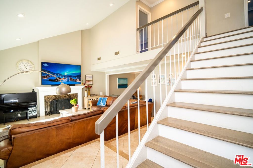 879 Shadowgrove Street