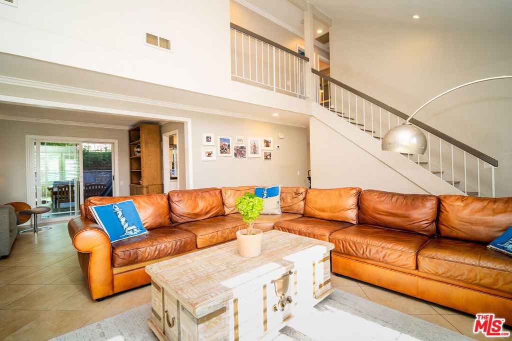 879 Shadowgrove Street