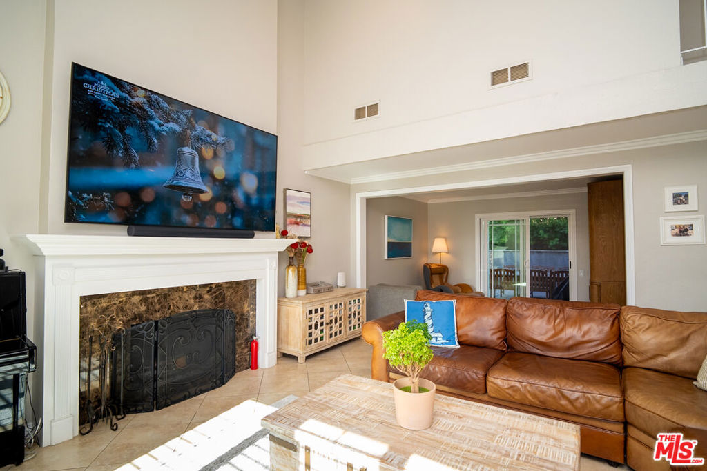 879 Shadowgrove Street