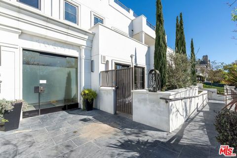 Photo of 10647 Ashton #203, Los Angeles, CA 90024 (MLS # 26653079)