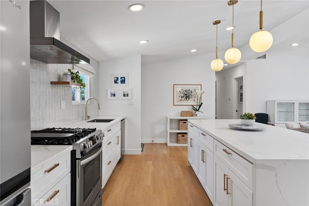 2135 Parsons Street, Costa Mesa CA 92627 - Photo 9
