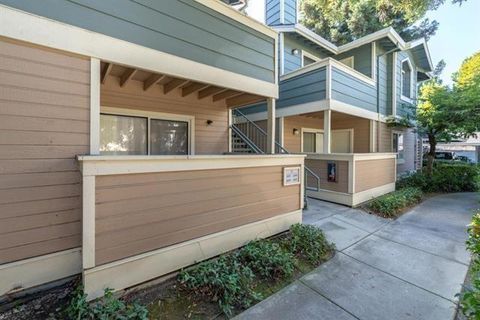 Photo of 2695 Somerset Park Circle, San Jose, CA 95132 (MLS # ML82030993)