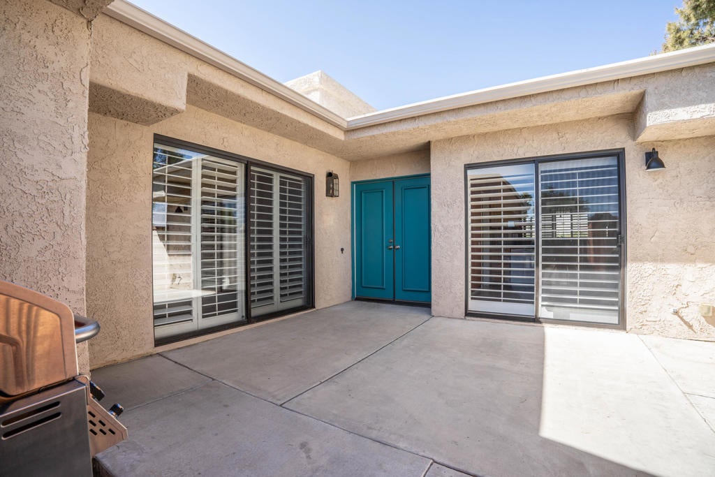 36075 Paseo Circulo W
