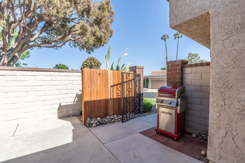 36075 Paseo Circulo W