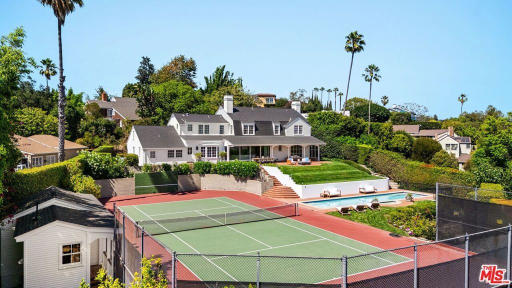 Photo of 220 Bentley Circle, Los Angeles, CA 90049 (MLS # 25594581)