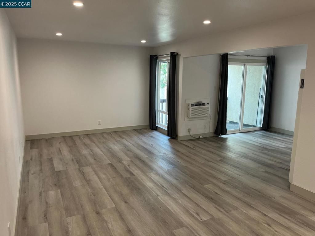 listing image 130722798572106087995