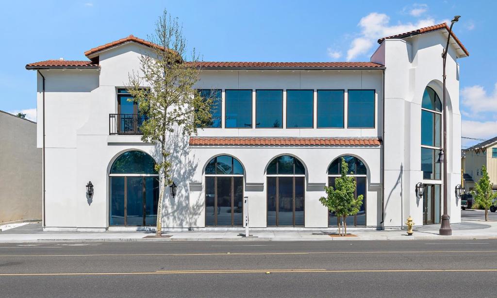2220 Winchester Boulevard