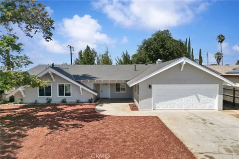 MLS: CV26193643